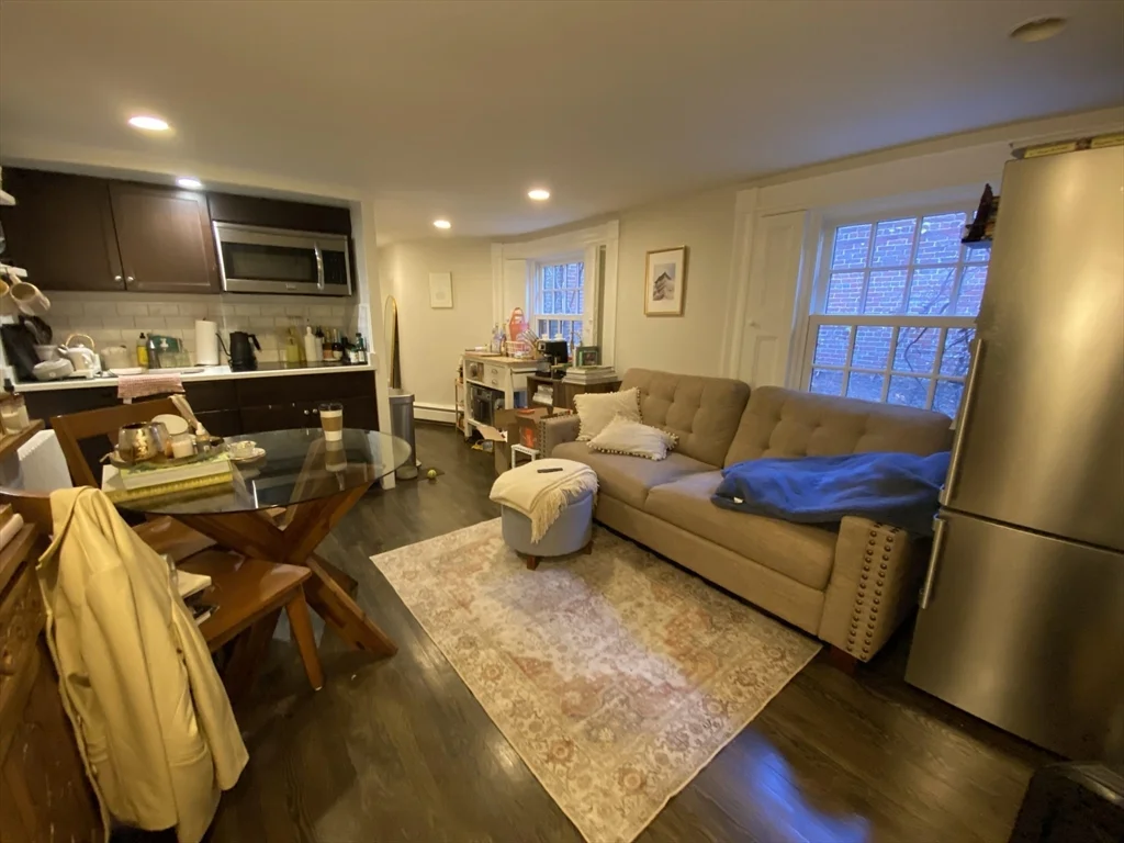 1 bed, 1 bath apartment for rent at 75 Mount Vernon St Unit 6, Beacon Hill — photo 3 of 10
