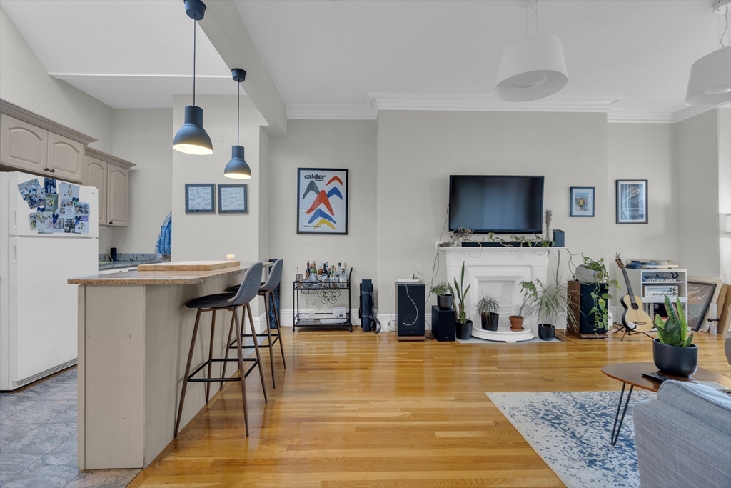 2 bed, 1 bath apartment for rent at 75 Newbury St Unit 41, Back Bay — photo 2 of 13