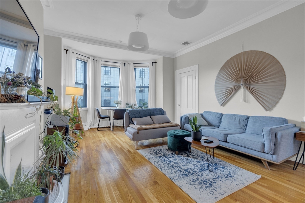 2 bed, 1 bath apartment for rent at 75 Newbury St Unit 41, Back Bay — photo 3 of 13