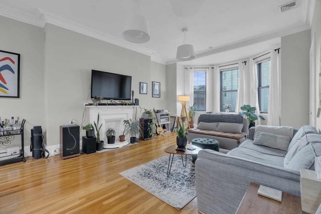 2 bed, 1 bath apartment for rent at 75 Newbury St Unit 41, Back Bay