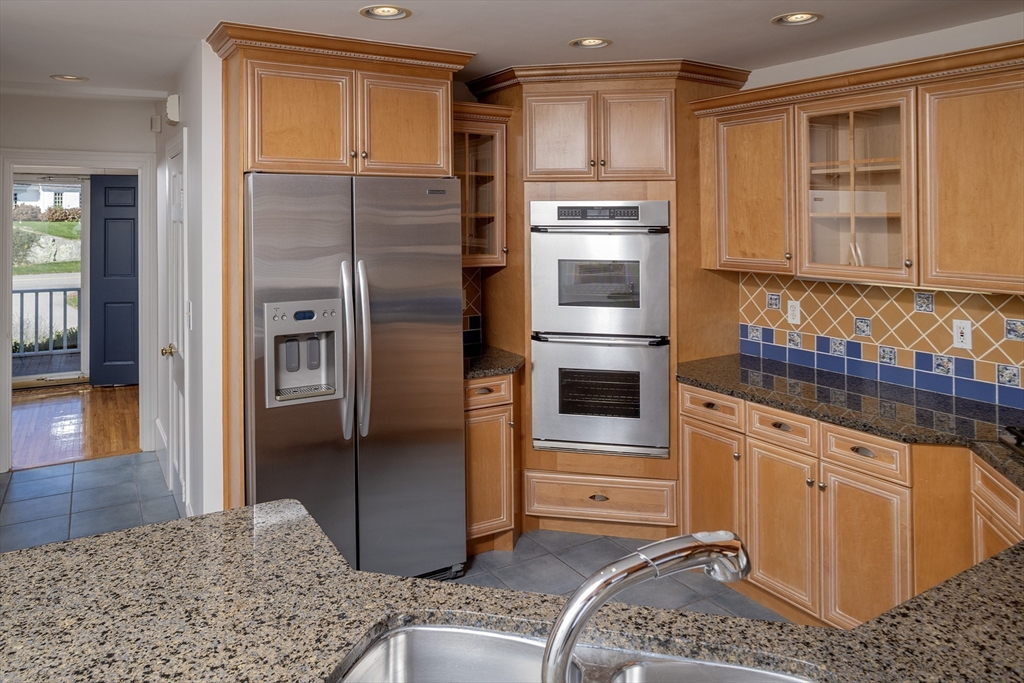 3 bed, 2 bath apartment for rent at 75 Nichols Rd Unit 0, Cohasset — photo 10 of 15