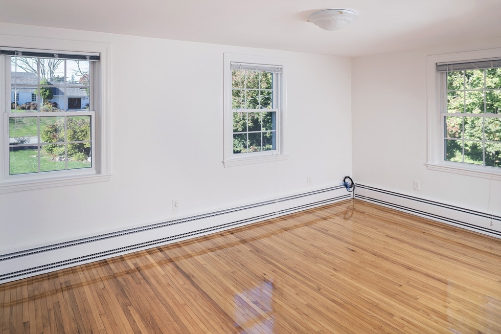 3 bed, 2 bath apartment for rent at 75 Nichols Rd Unit 0, Cohasset — photo 13 of 15