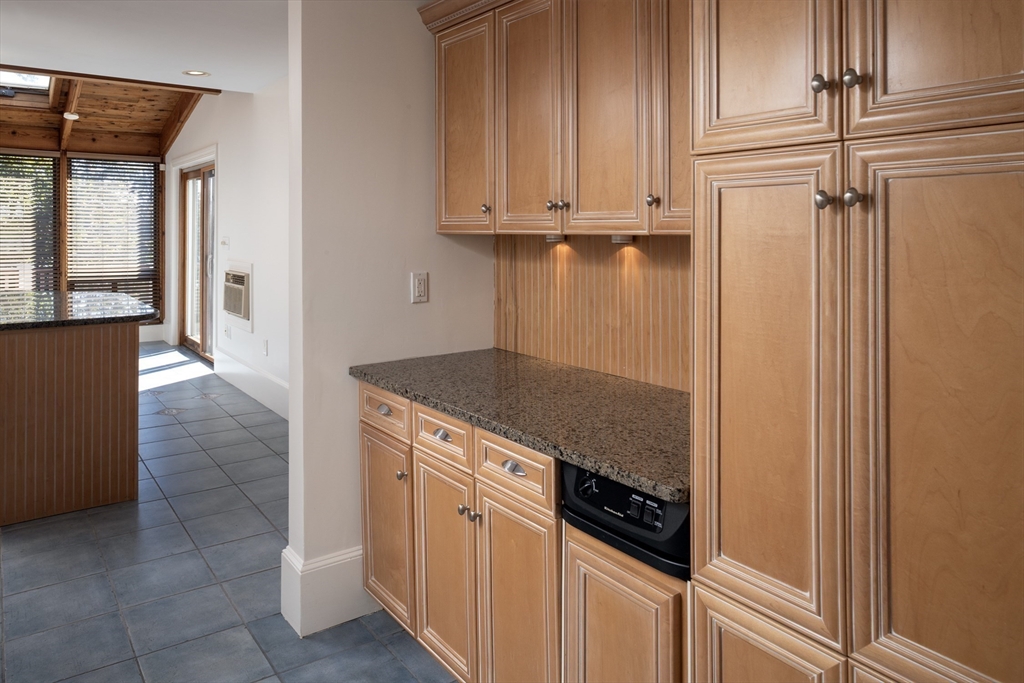3 bed, 2 bath apartment for rent at 75 Nichols Rd Unit 0, Cohasset — photo 8 of 15