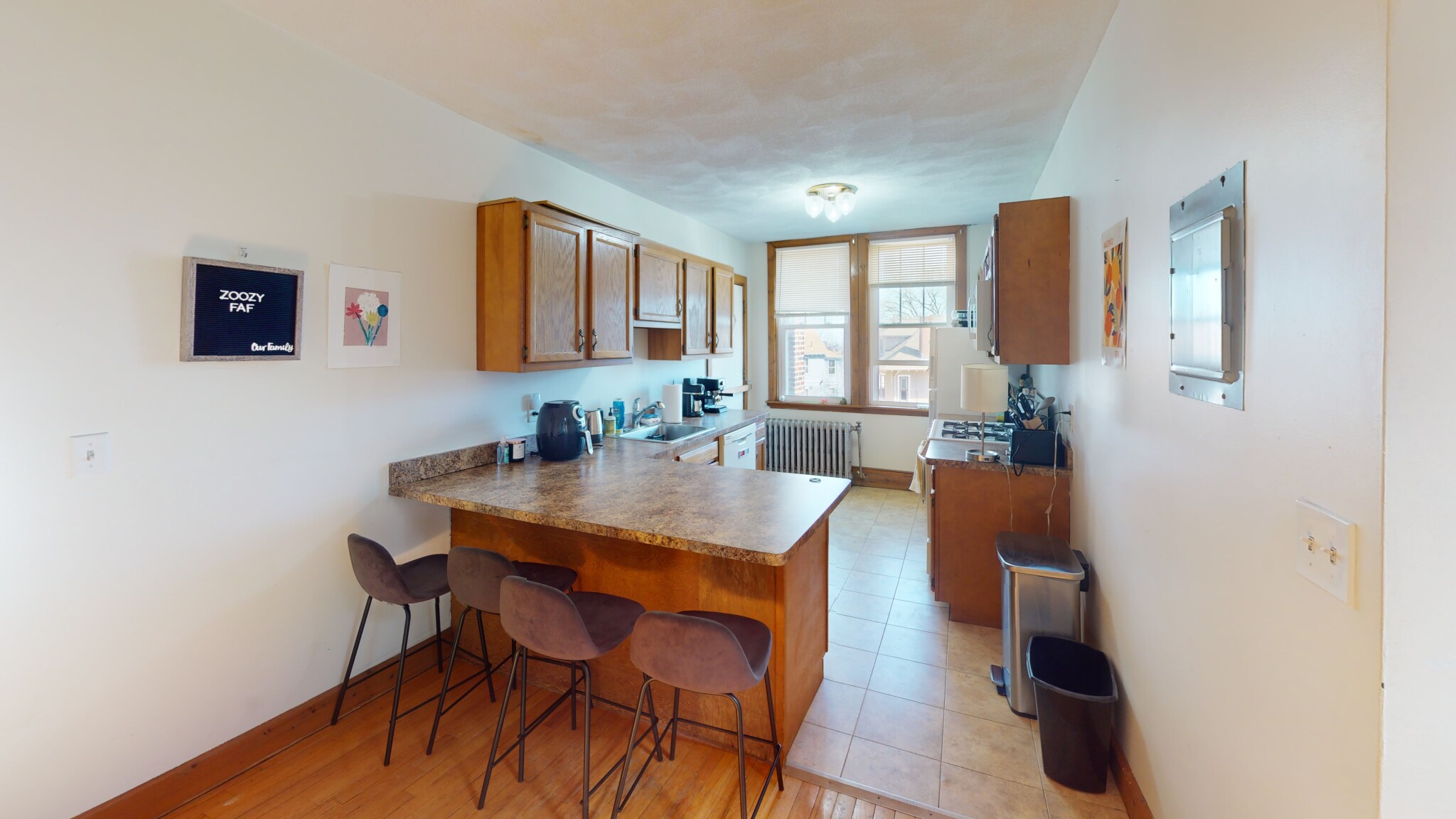3 bed, 1 bath apartment for rent at 75 Nottinghill Rd Unit 11, Brighton — photo 2 of 15