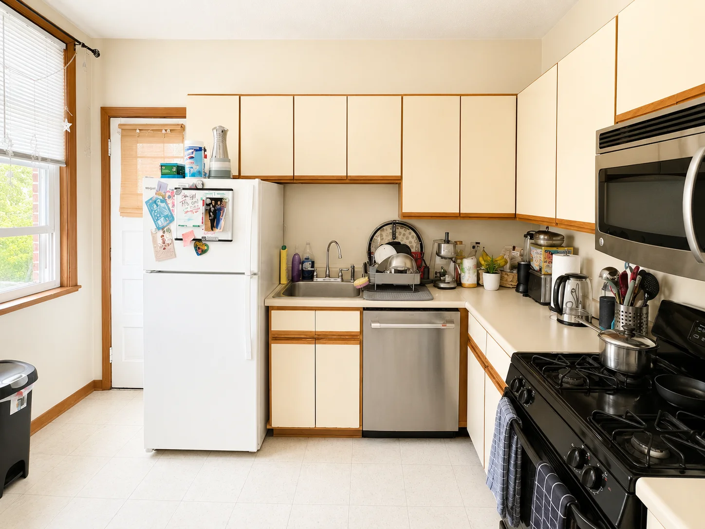 2 bed, 1 bath apartment for rent at 75 Nottinghill Rd Unit 12, Brighton — photo 2 of 7