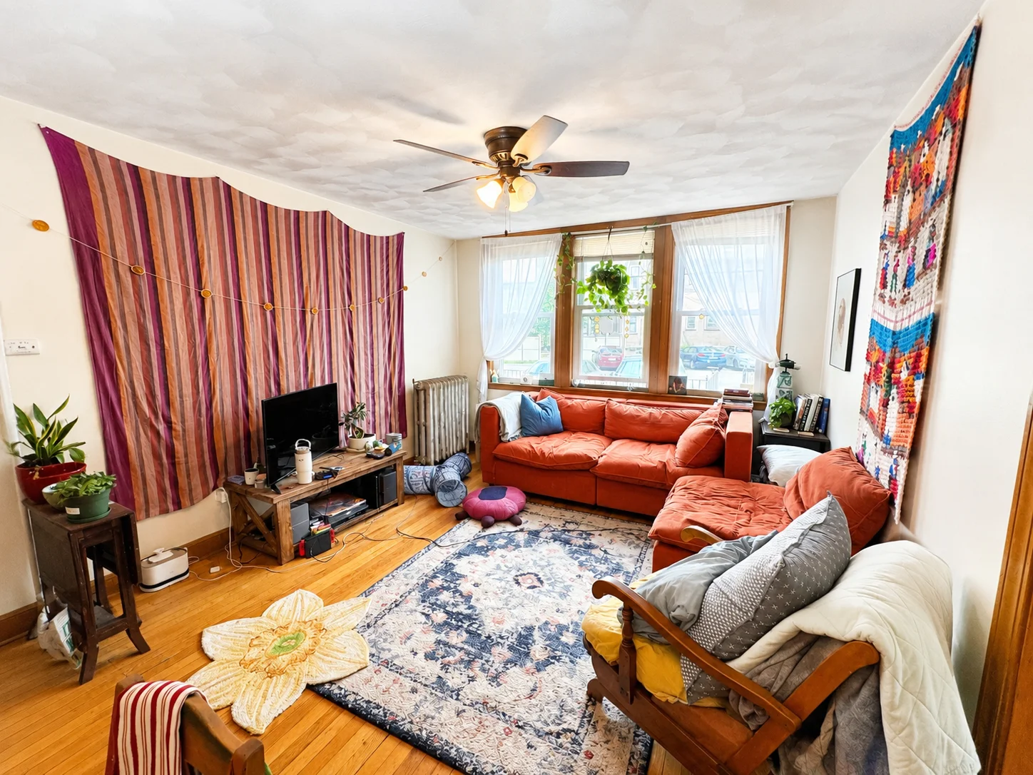 3 bed, 1 bath apartment for rent at 75 Nottinghill Rd Unit 3, Brighton — photo 1 of 9
