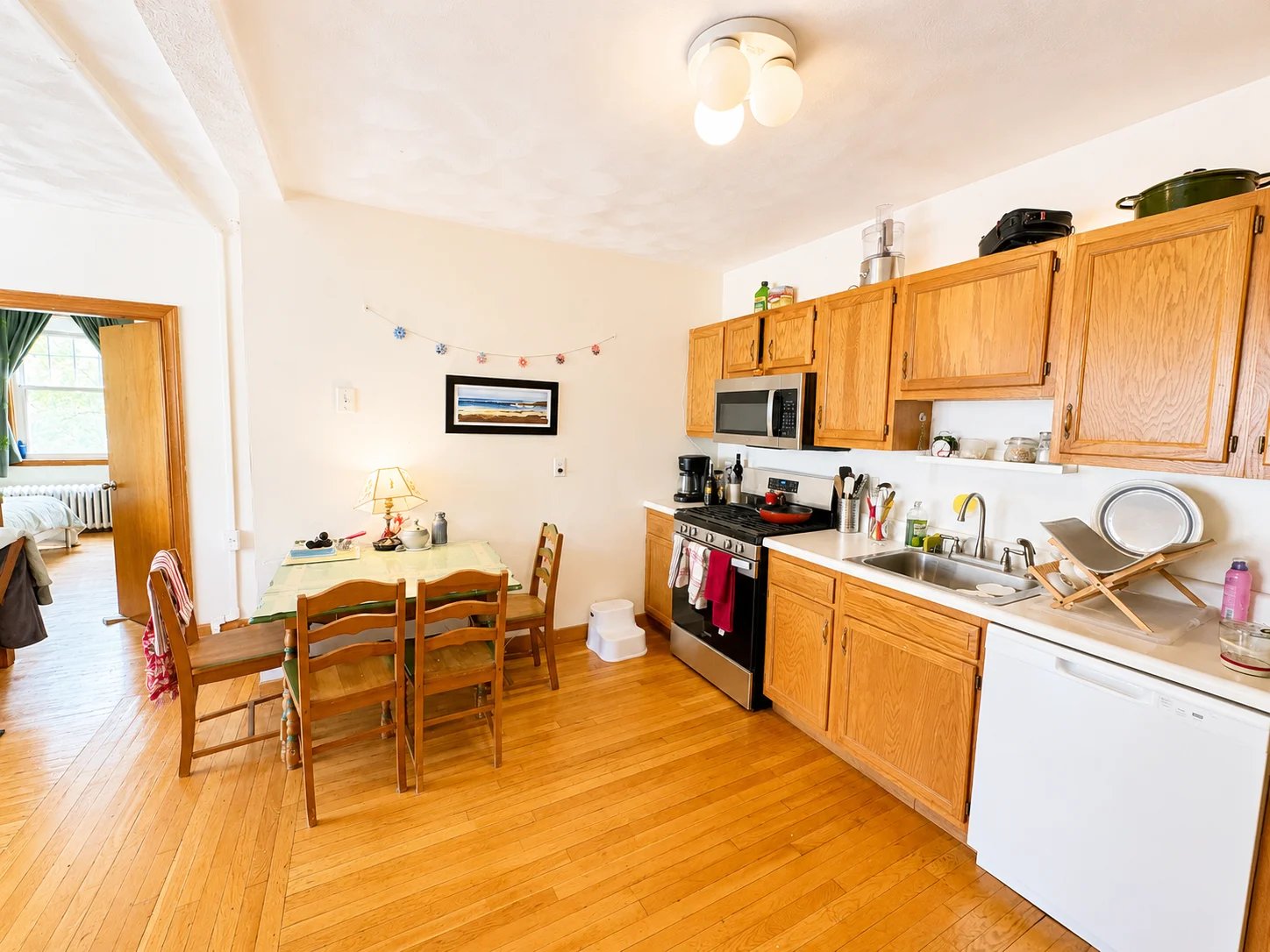 3 bed, 1 bath apartment for rent at 75 Nottinghill Rd Unit 3, Brighton — photo 3 of 9