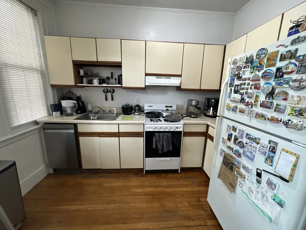 2 bed, 1 bath apartment for rent at 75 Nottinghill Unit 1, Brighton — photo 6 of 9