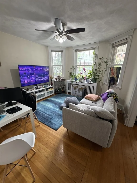 2 bed, 1 bath apartment for rent at 75 Nottinghill Unit 1, Brighton