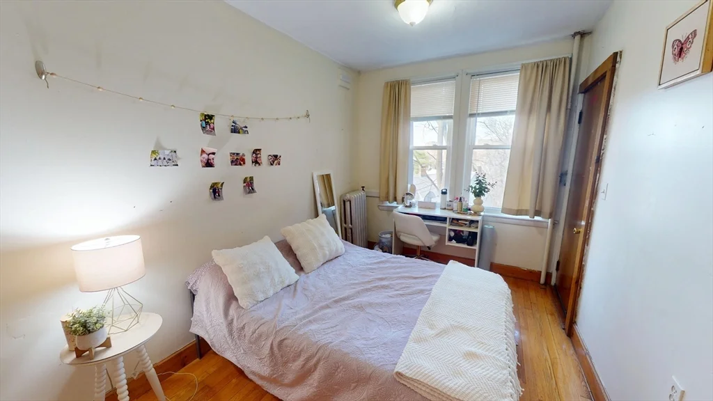 3 bed, 1 bath apartment for rent at 75 Nottinghill Unit 2A, Brighton — photo 9 of 10
