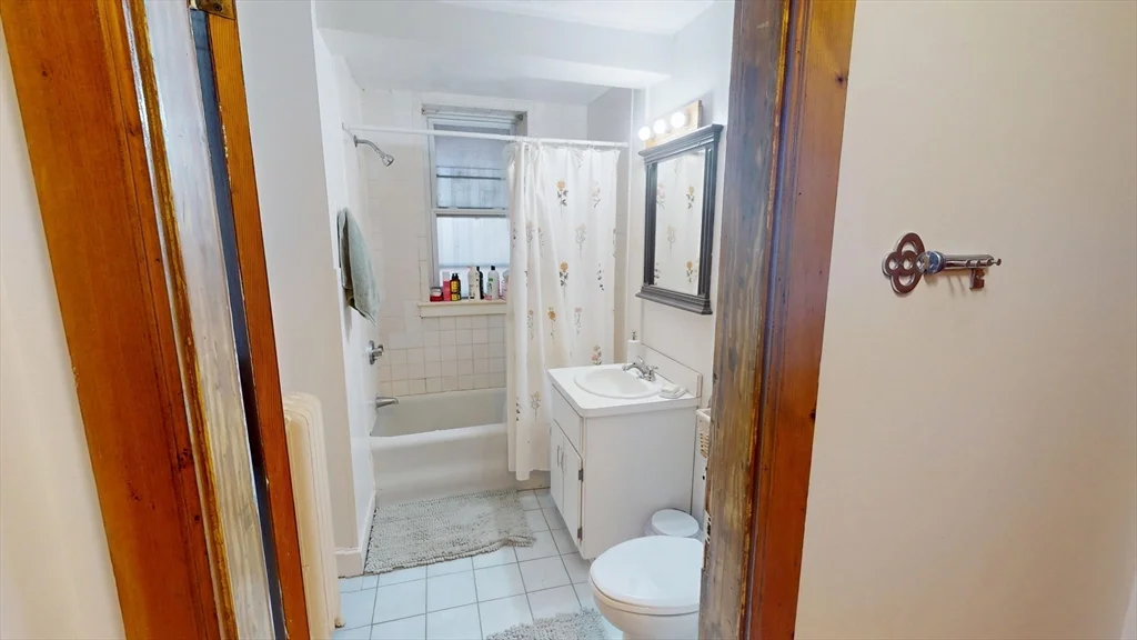 3 bed, 1 bath apartment for rent at 75 Nottinghill Unit 2A, Brighton — photo 7 of 10