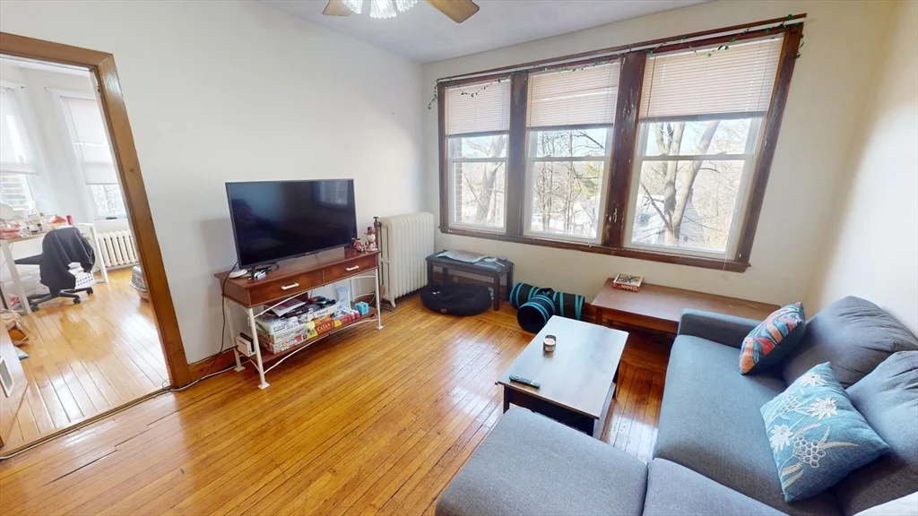 3 bed, 1 bath apartment for rent at 75 Nottinghill Unit 2A, Brighton — photo 6 of 10