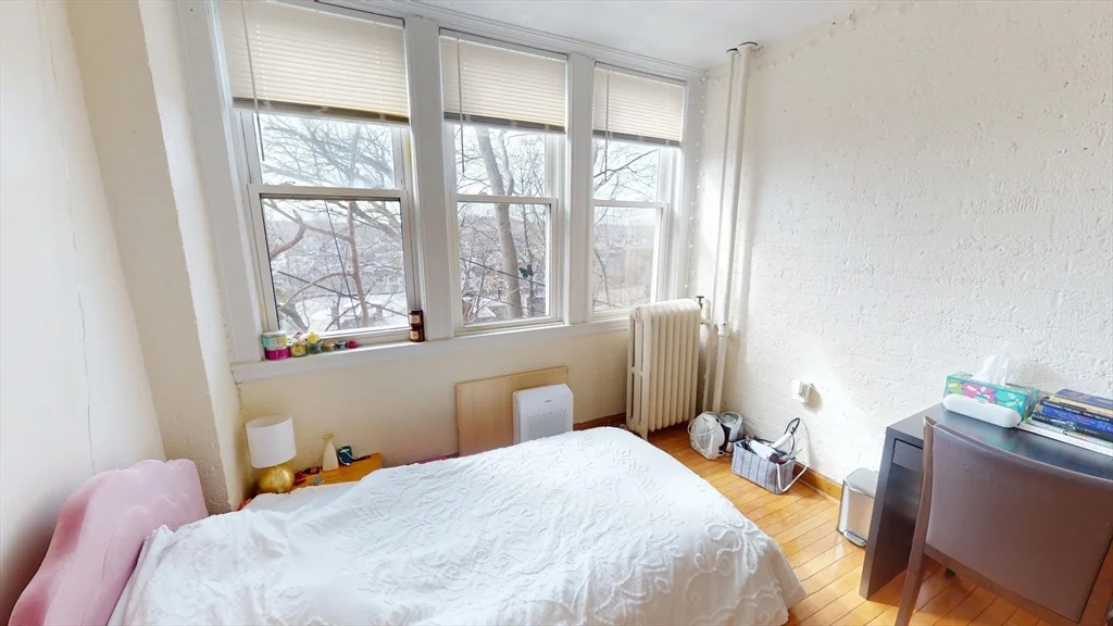 3 bed, 1 bath apartment for rent at 75 Nottinghill Unit 2A, Brighton — photo 10 of 10