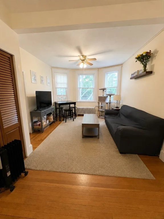 2 bed, 1 bath apartment for rent at 75 Nottinghill Unit 9, Brighton