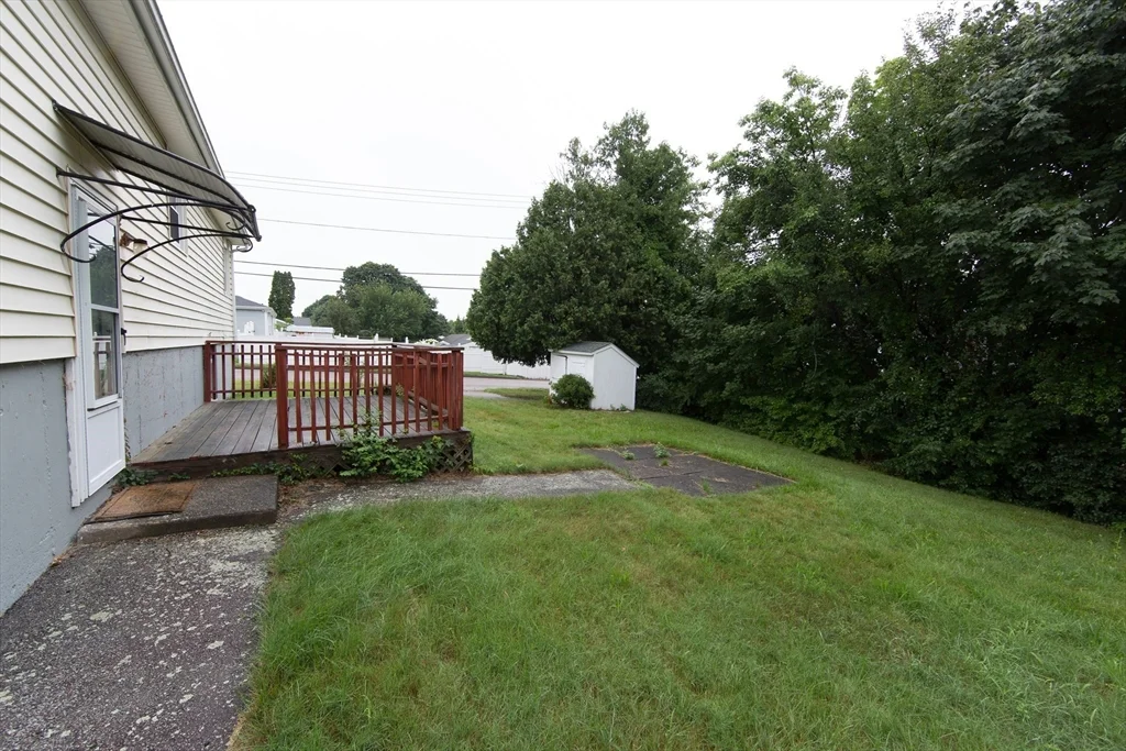 3 bed, 1 bath apartment for rent at 75 Osceola Ave, Burncoat — photo 10 of 11