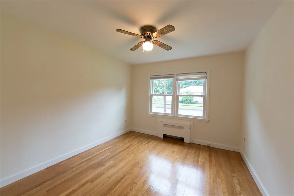 3 bed, 1 bath apartment for rent at 75 Osceola Ave, Burncoat — photo 4 of 11