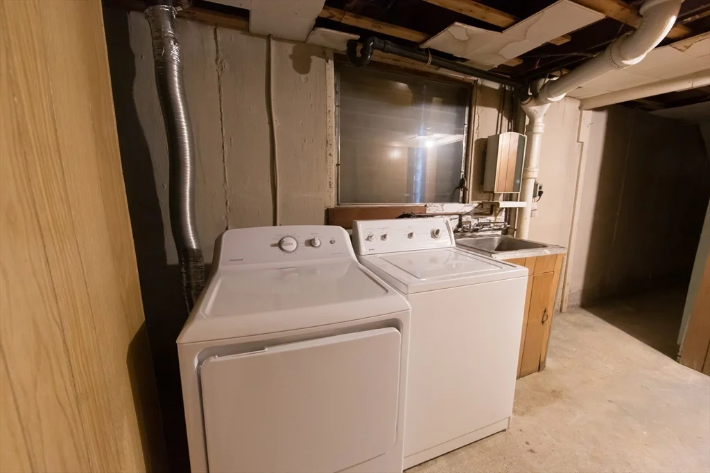 3 bed, 1 bath apartment for rent at 75 Osceola Ave, Burncoat — photo 9 of 11