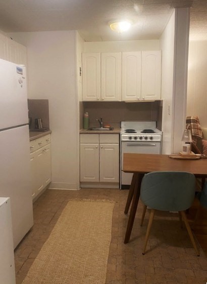 Studio bed, 1 bath apartment for rent at 75 Park St Unit 2, Coolidge Corner — photo 3 of 8