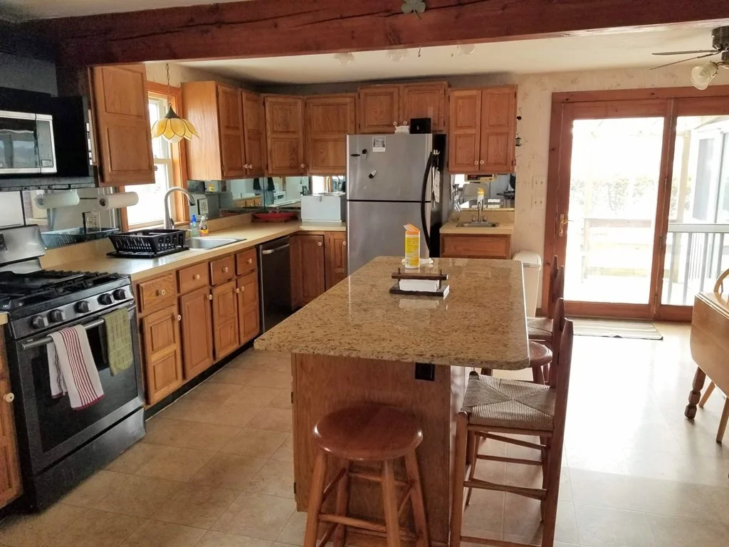 5 bed, 2 bath apartment for rent at 75 Parker St Unit 1, Marshfield — photo 3 of 10