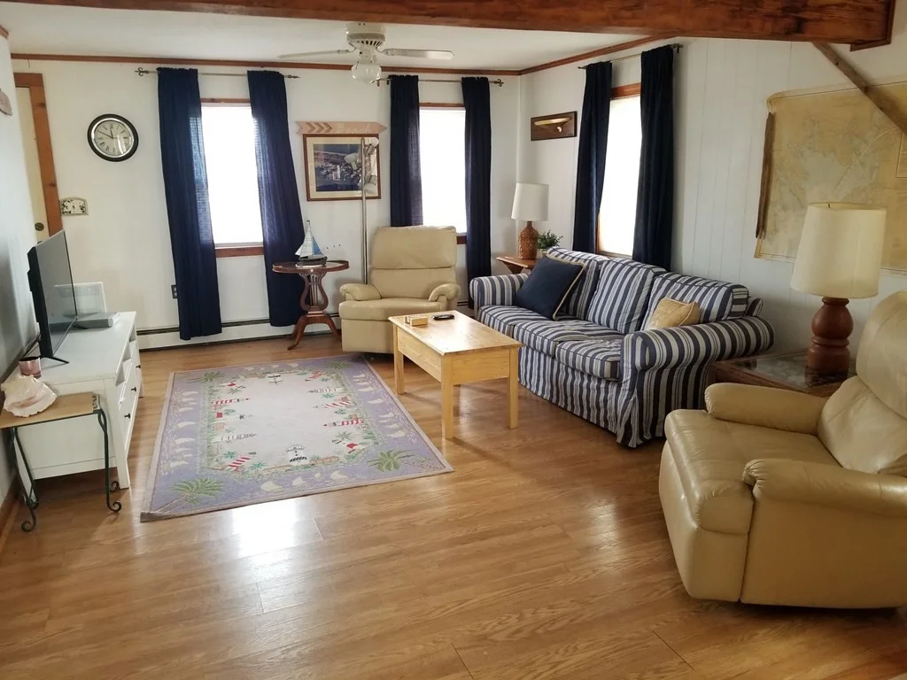 5 bed, 2 bath apartment for rent at 75 Parker St Unit 1, Marshfield — photo 4 of 10