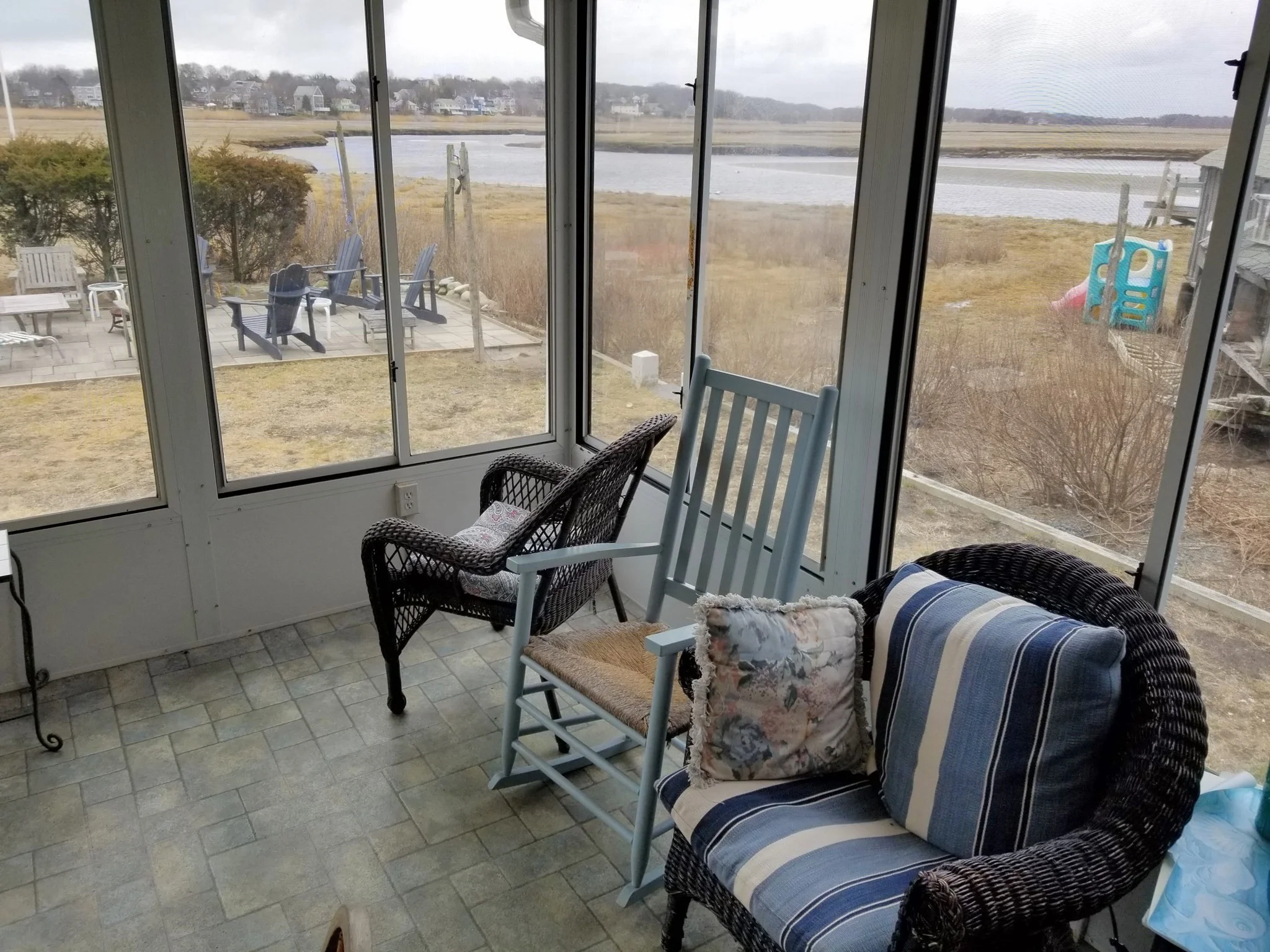 5 bed, 2 bath apartment for rent at 75 Parker St Unit 75, Marshfield — photo 2 of 10