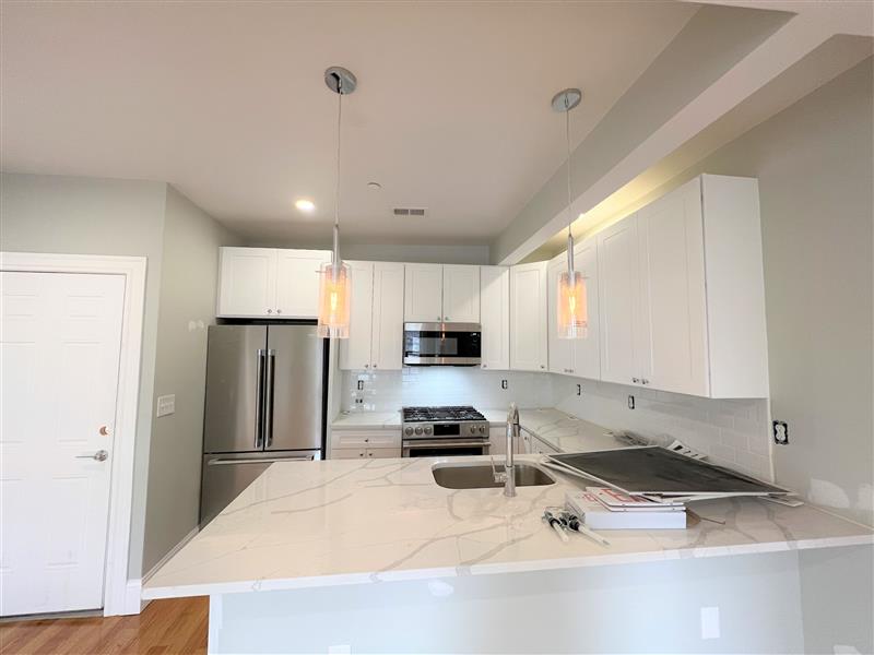 2 bed, 2 bath apartment for rent at 75 Pearl St Unit 2, East Somerville — photo 5 of 19