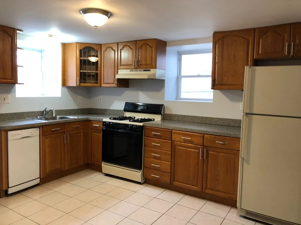 2 bed, 1 bath apartment for rent at 75 Perthshire Rd Unit B, Brighton — photo 3 of 8