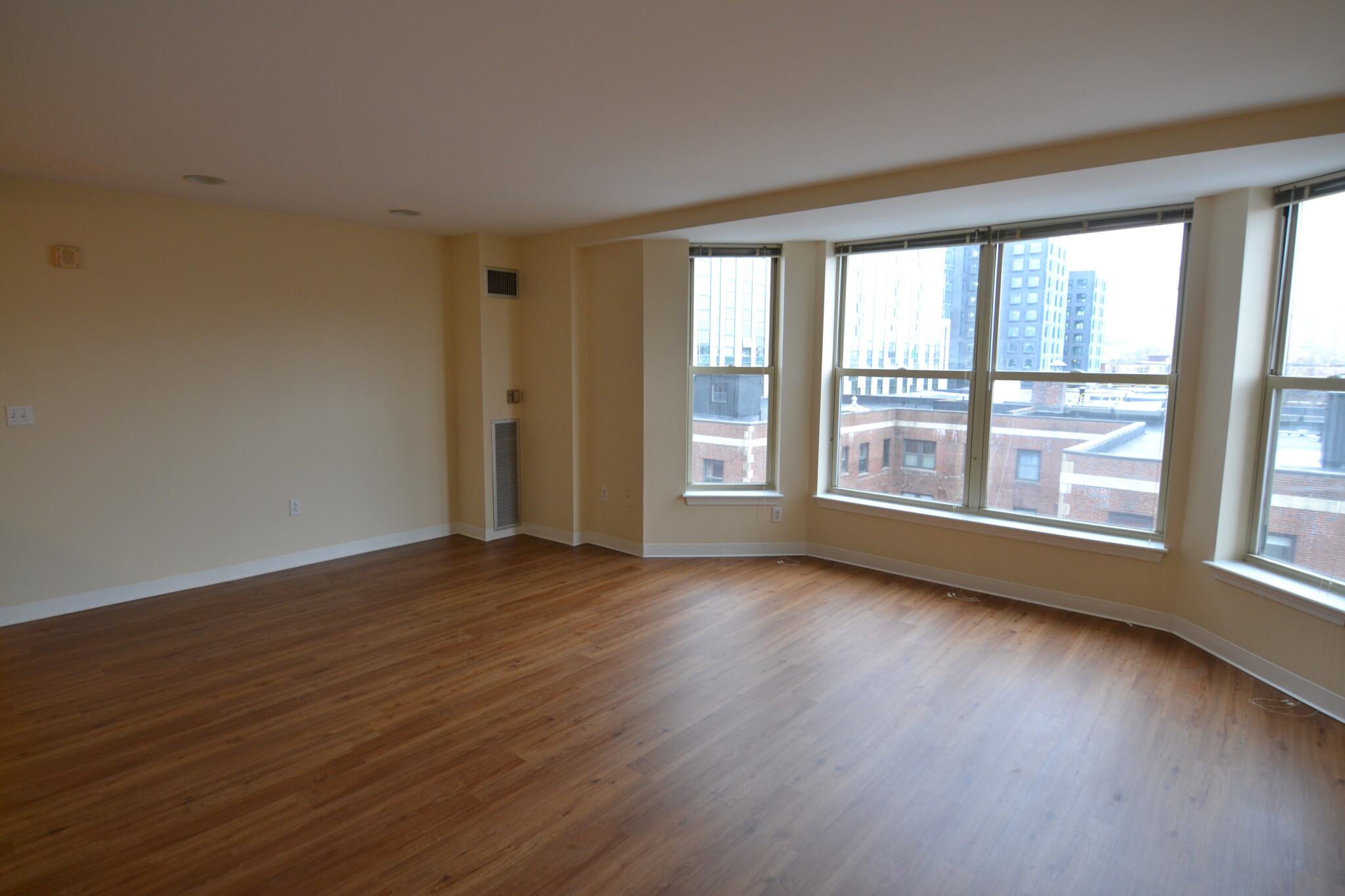 3 bed, 2 bath apartment for rent at 75 Peterborough St Unit 601, Fenway — photo 4 of 20