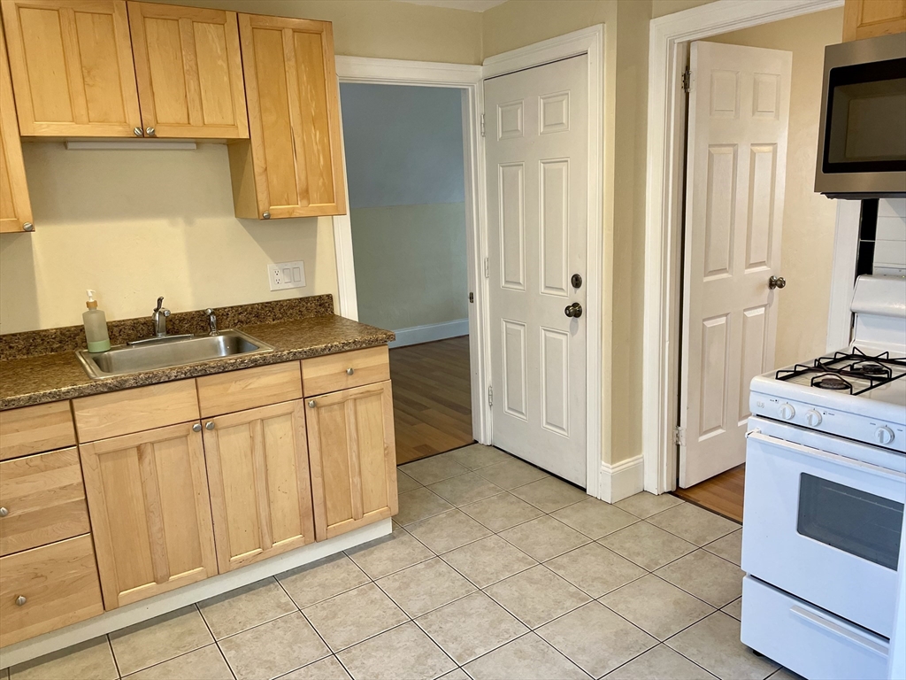 1 bed, 1 bath apartment for rent at 75 Prospect St Unit 2R, Marlborough — photo 3 of 11
