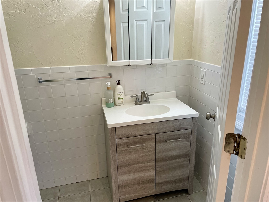 1 bed, 1 bath apartment for rent at 75 Prospect St Unit 2R, Marlborough — photo 4 of 11