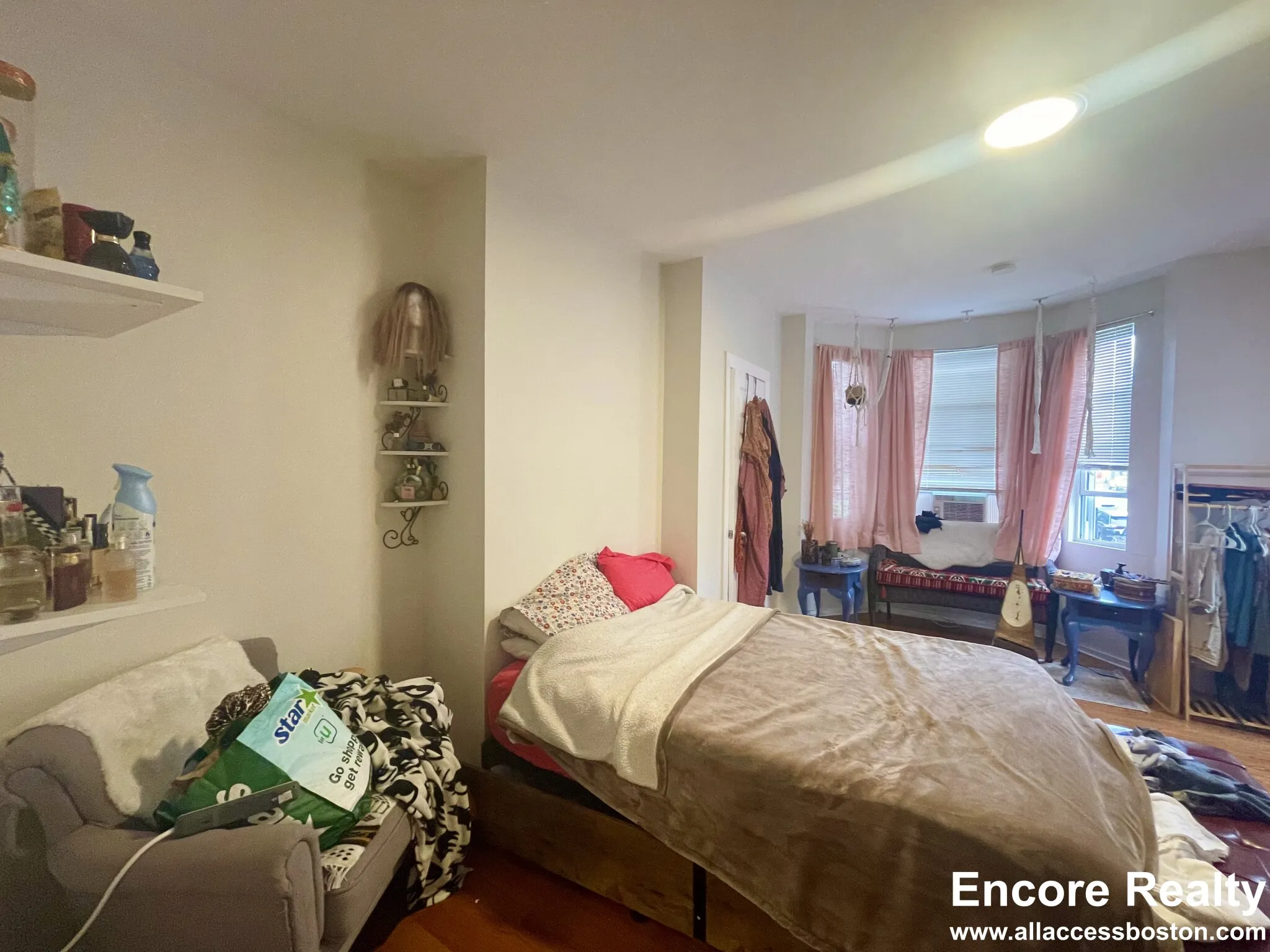 2 bed, 1 bath apartment for rent at 75 Putnam St Unit 1M, Eagle Hill — photo 4 of 42