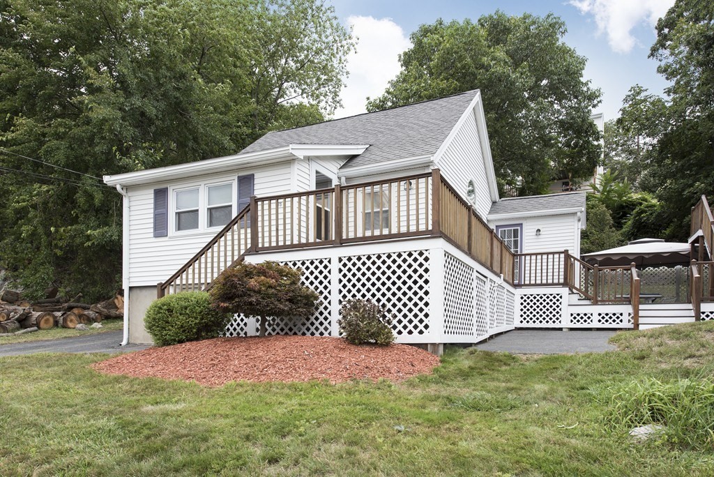 1 bed, 1 bath apartment for rent at 75 Saugus Ave Unit 1, Saugus — photo 1 of 11