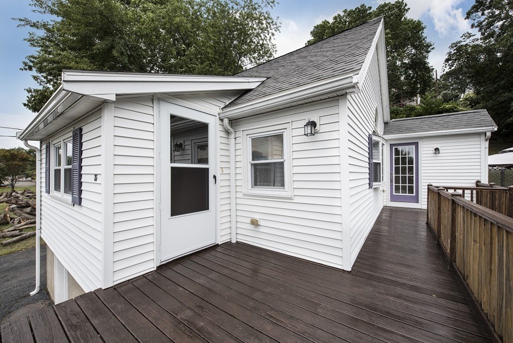 1 bed, 1 bath apartment for rent at 75 Saugus Ave Unit 1, Saugus — photo 10 of 11