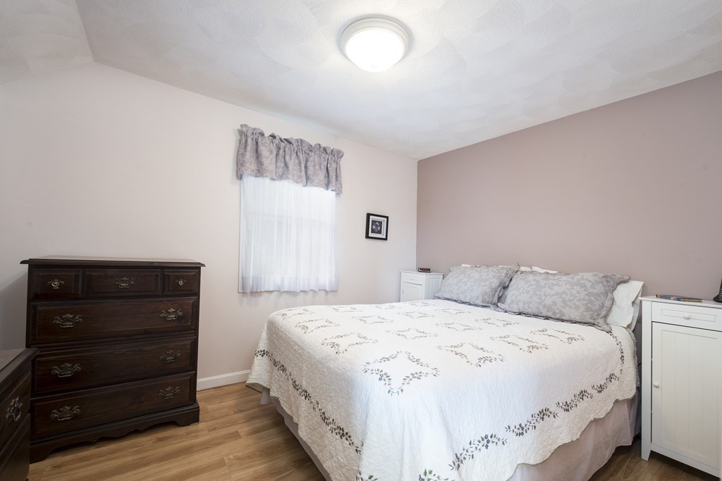 1 bed, 1 bath apartment for rent at 75 Saugus Ave Unit 1, Saugus — photo 6 of 11