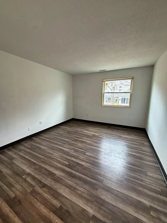2 bed, 1 bath apartment for rent at 75 Scotch Pond Pl Unit 32, Quincy — photo 10 of 11