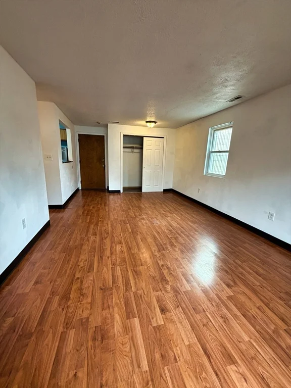 2 bed, 1 bath apartment for rent at 75 Scotch Pond Pl Unit 32, Quincy — photo 1 of 11