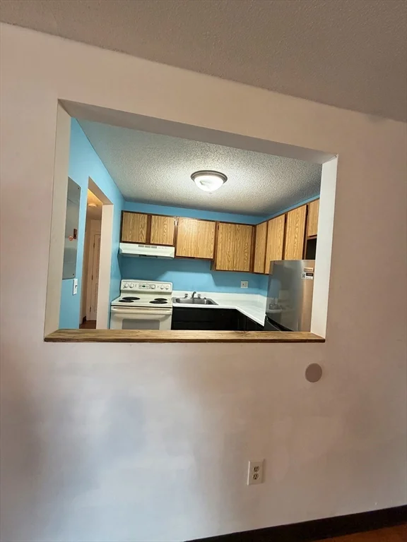 2 bed, 1 bath apartment for rent at 75 Scotch Pond Pl Unit 32, Quincy — photo 5 of 11