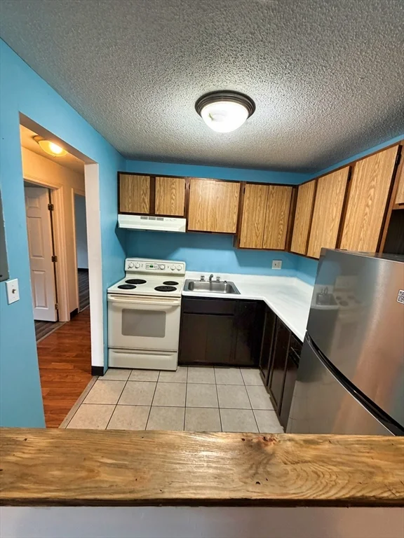 2 bed, 1 bath apartment for rent at 75 Scotch Pond Pl Unit 32, Quincy — photo 4 of 11