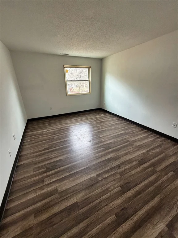 2 bed, 1 bath apartment for rent at 75 Scotch Pond Pl Unit 32, Quincy — photo 9 of 11