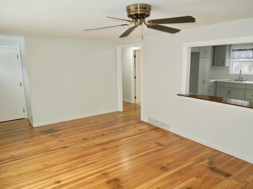 2 bed, 1 bath apartment for rent at 75 Seven Hills Rd, Plymouth — photo 4 of 9