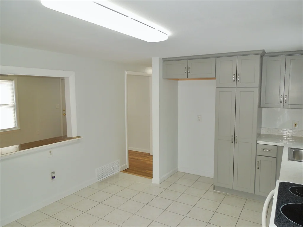 2 bed, 1 bath apartment for rent at 75 Seven Hills Rd, Plymouth — photo 3 of 9