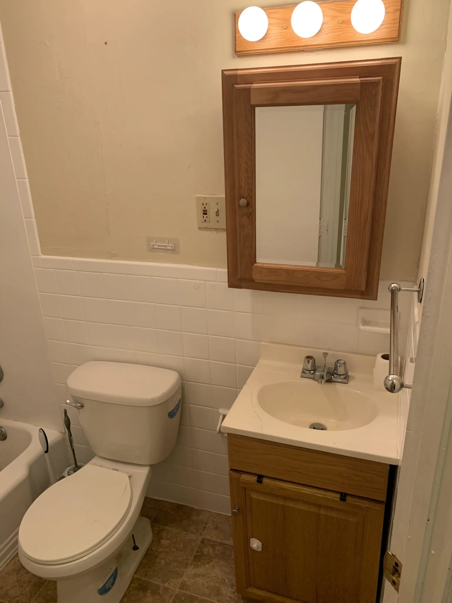 1 bed, 1 bath apartment for rent at 75 South Huntington Ave Unit 6, Jamaica Plain — photo 6 of 13
