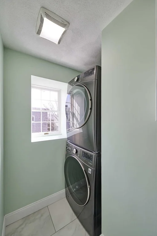 2 bed, 1 bath apartment for rent at 75 Summer St Unit 3, Glenwood — photo 10 of 11