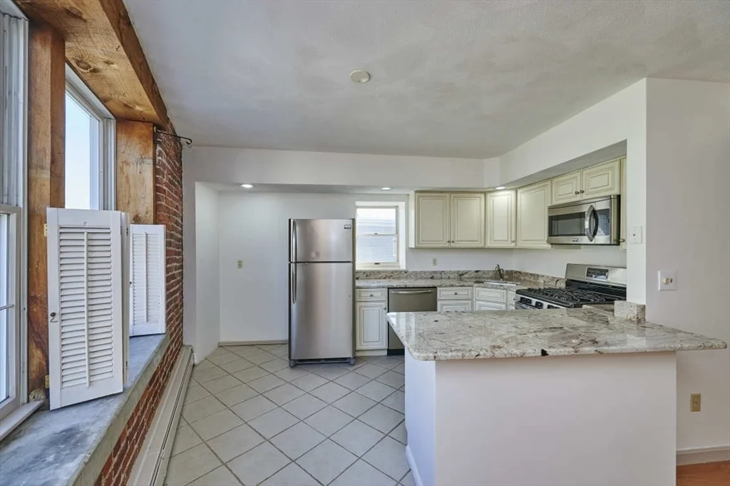 2 bed, 1 bath apartment for rent at 75 Summer St Unit 3, Glenwood — photo 2 of 11