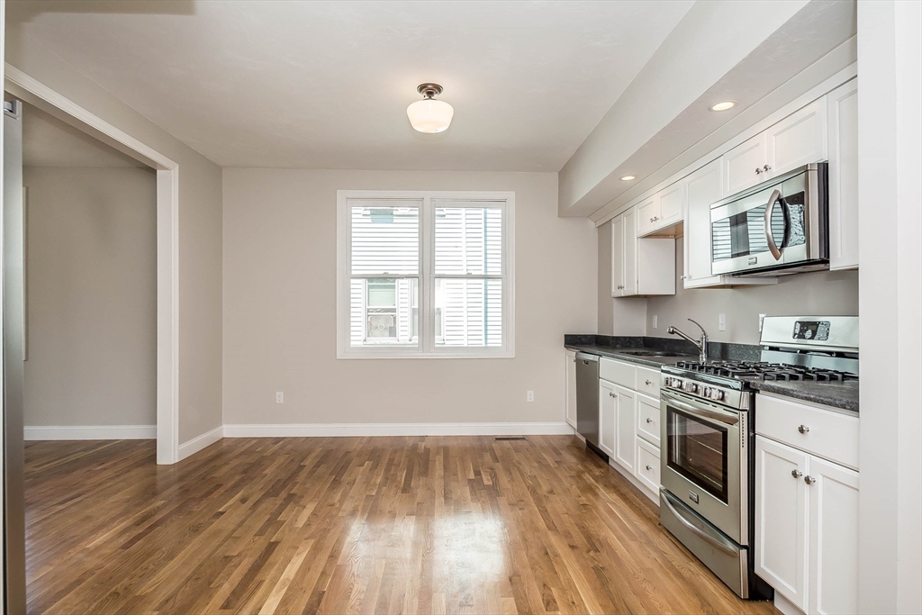 4 bed, 2 bath apartment for rent at 75 Summer Unit 1, Tufts University — photo 3 of 18