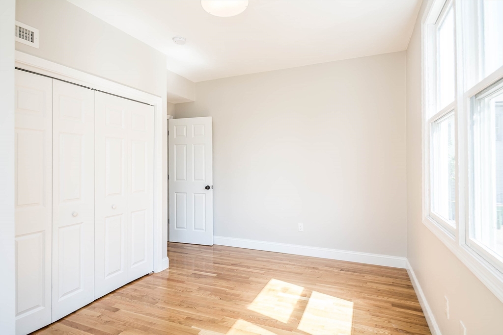 4 bed, 2 bath apartment for rent at 75 Summer Unit 1, Tufts University — photo 13 of 18