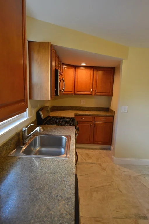 2 bed, 1 bath apartment for rent at 75 Sunnyside St Unit 1, Hyde Park — photo 3 of 13
