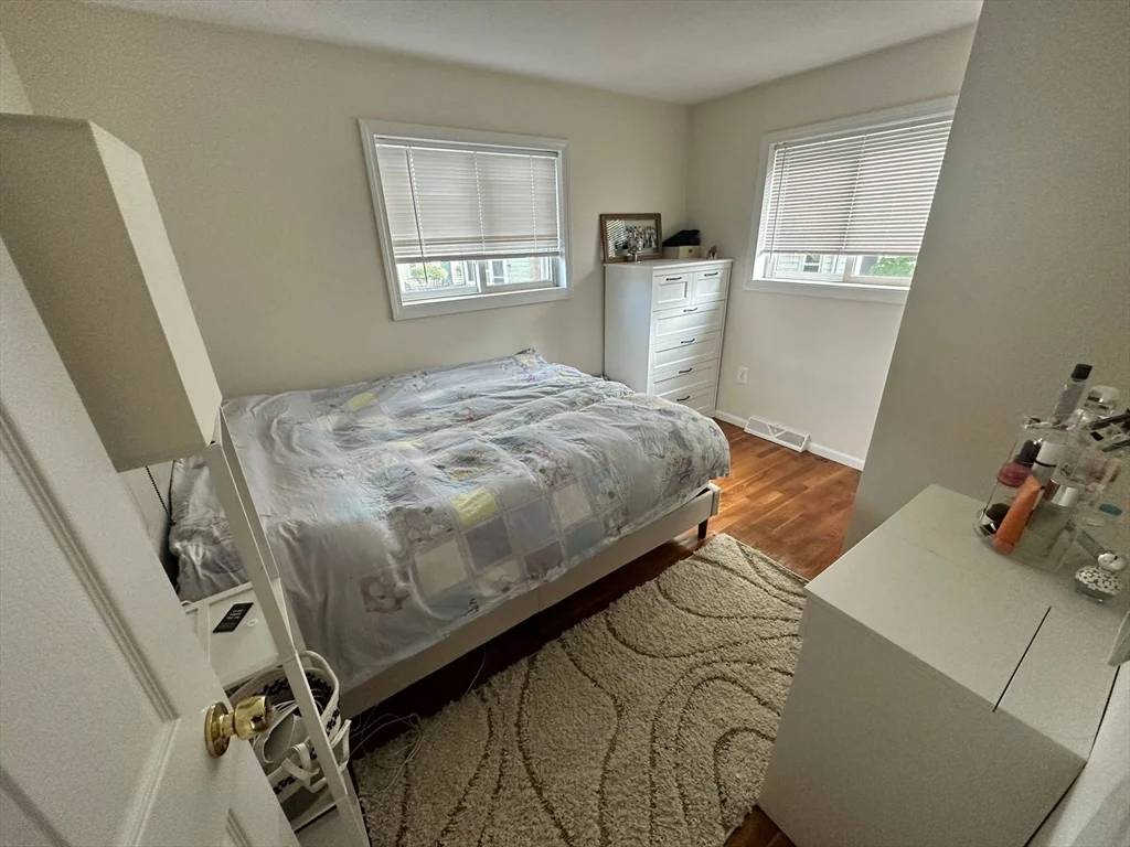 2 bed, 1 bath apartment for rent at 75 Thingvalla Ave Unit 75, Belmont — photo 6 of 10