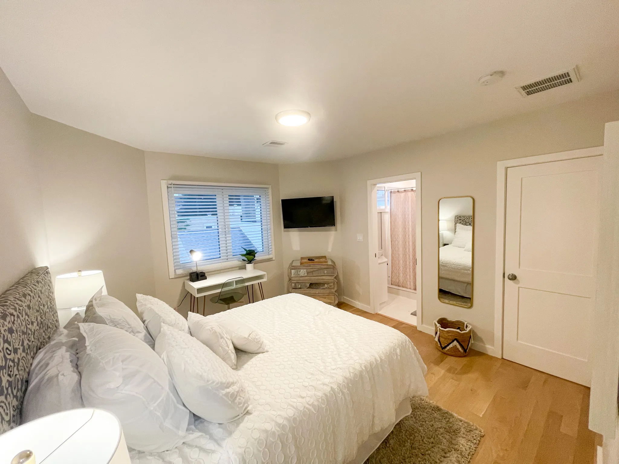 2 bed, 2 bath apartment for rent at 75 Thorndike St Unit 2, East Cambridge — photo 19 of 23
