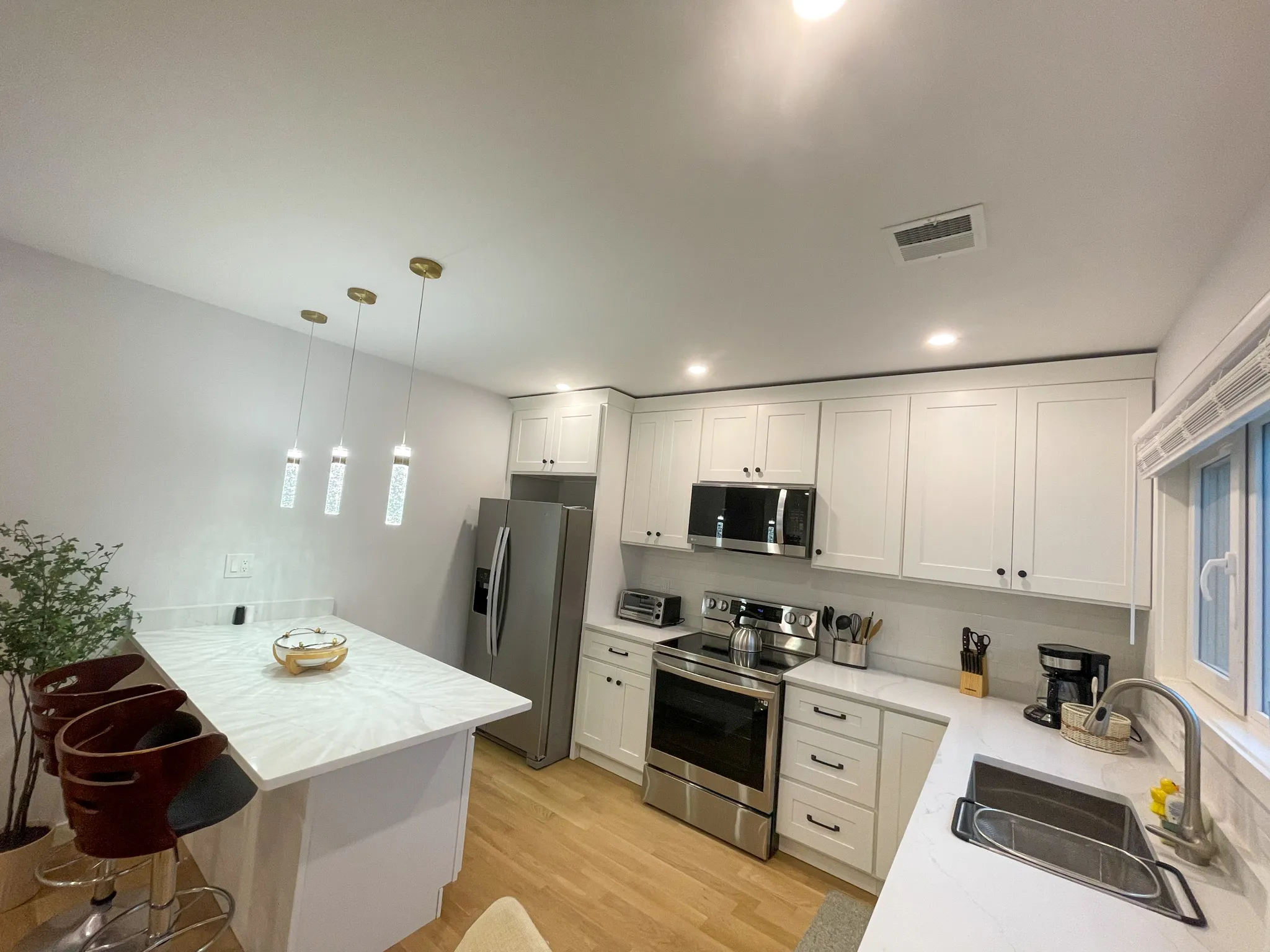2 bed, 2 bath apartment for rent at 75 Thorndike St Unit 2, East Cambridge — photo 3 of 23